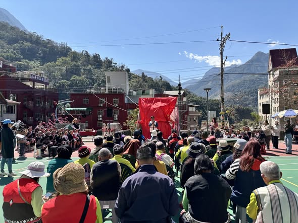 布農族小米保種復育推廣計畫:東埔國小的小米播種儀式